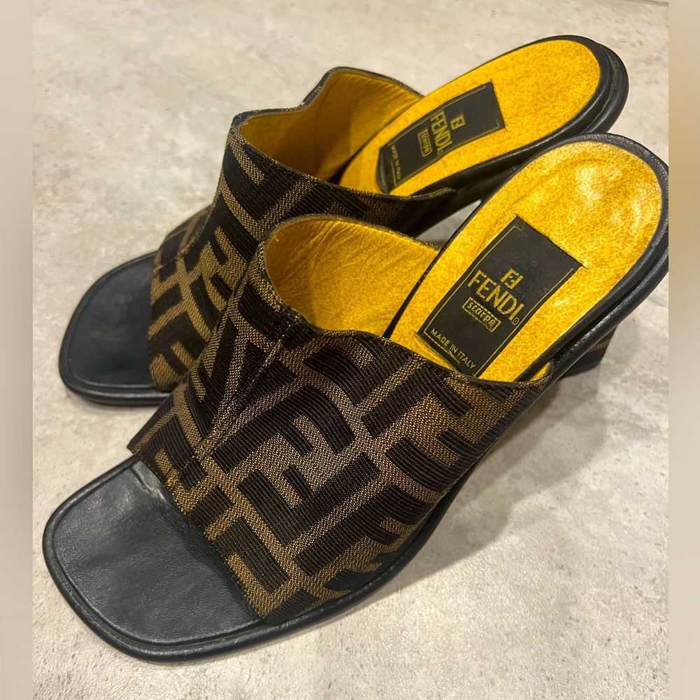Vintage zucca print shoes slides heels